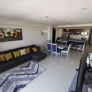 Con Alberca En Apartamento