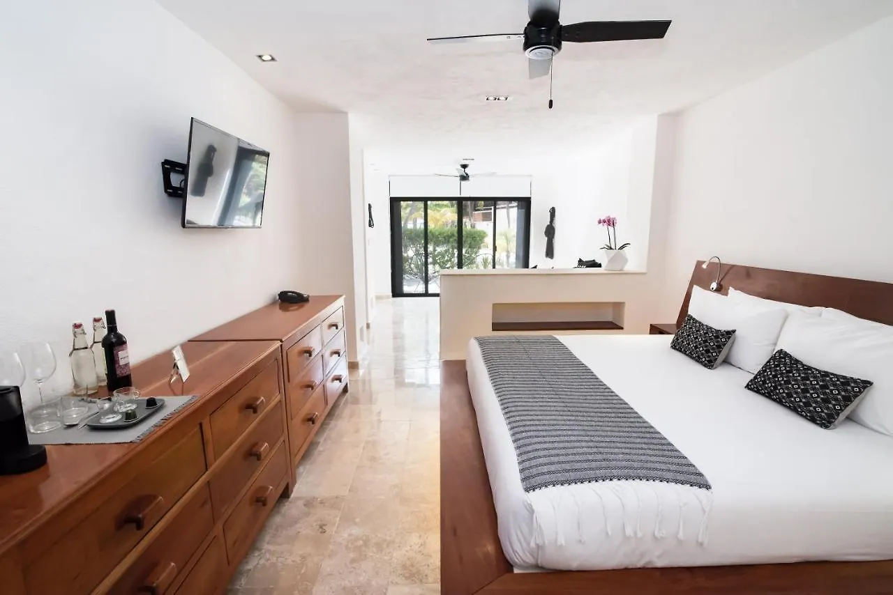 Casa Del Jaguar Beach Hotel Isla Mujeres