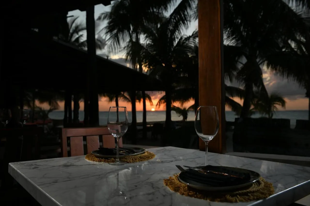 *****  Casa Del Jaguar Beach Hotel Isla Mujeres Mexico