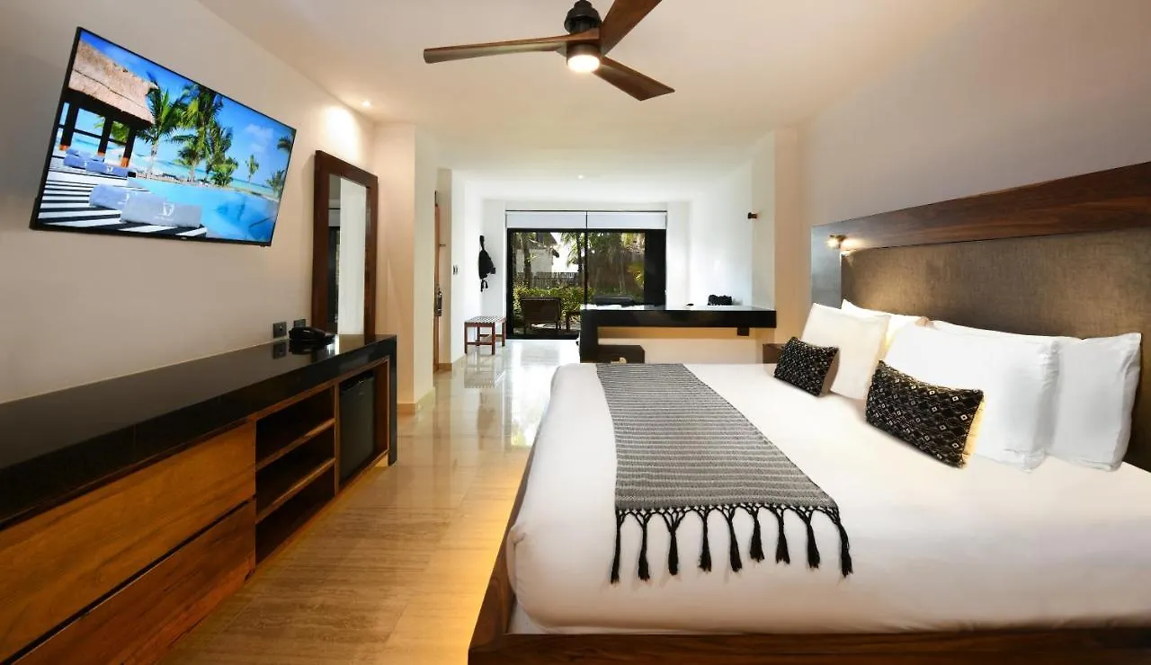 Casa Del Jaguar Beach Hotel Isla Mujeres