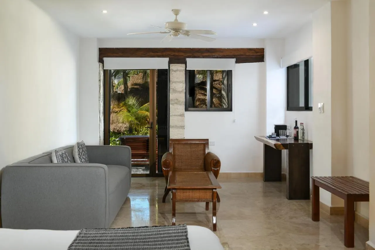 Casa Del Jaguar Beach Hotel Isla Mujeres