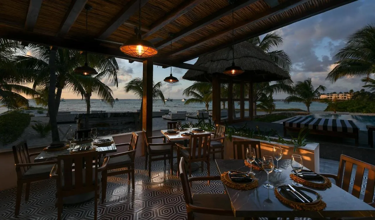 Casa Del Jaguar Beach Hotel Isla Mujeres