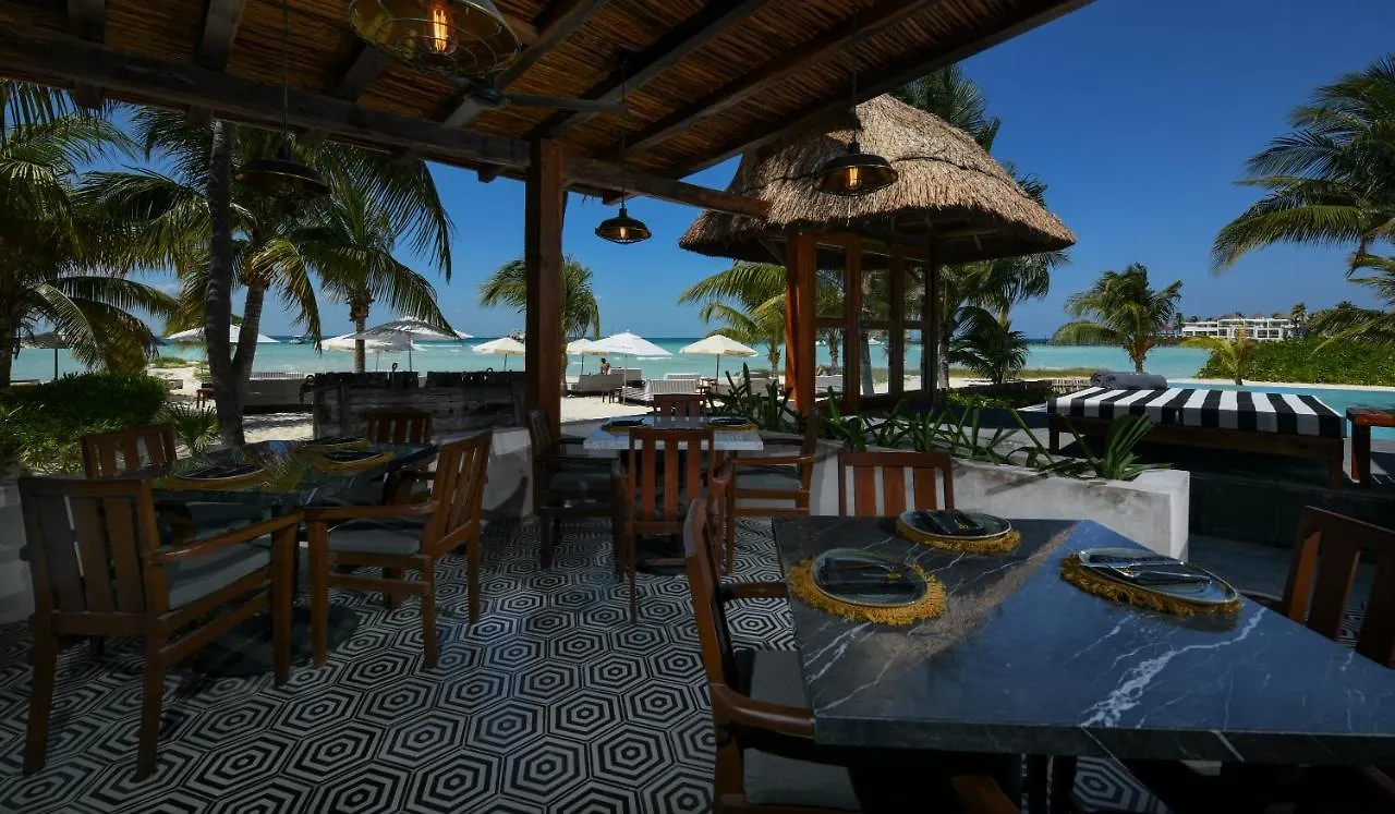 Casa Del Jaguar Beach Hotel Isla Mujeres